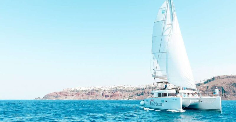 Santorini: Catamaran Tour With BBQ Meal and Unlimited Drinks - Inclusions and Amenities