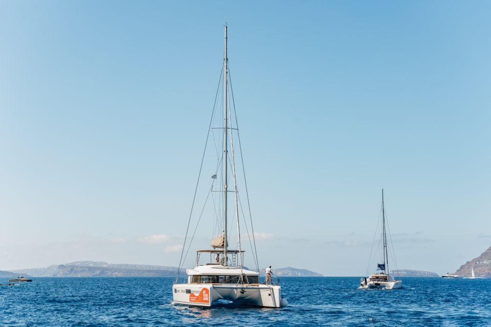 Santorini: Luxury Catamaran Day Trip With Meal and Open Bar - Food and Drinks