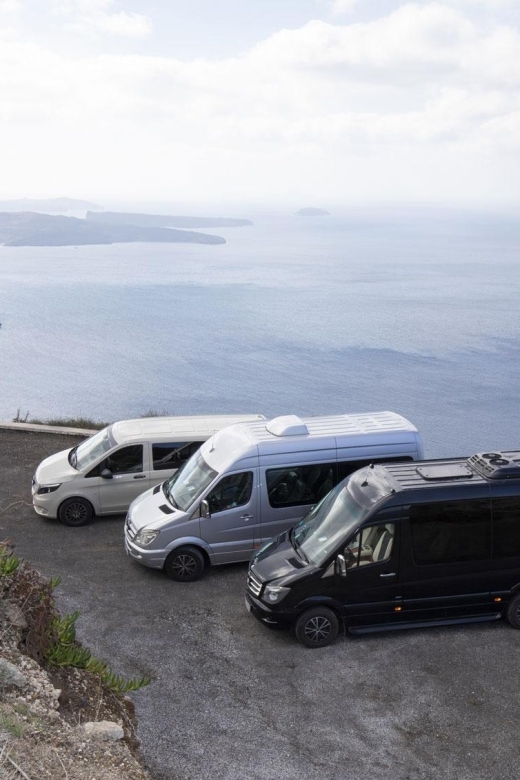 Santorini: Private Transfer Service - Pickup and Meeting