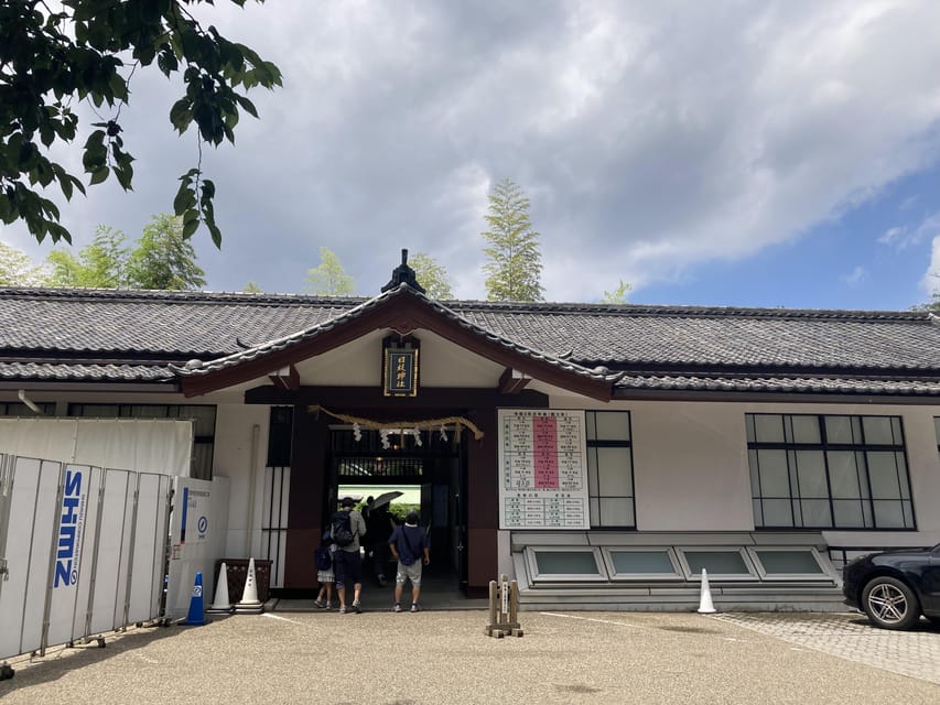 Satisfaction Tour Around Hie Shrine National Diet Building - Discovering the National Diet