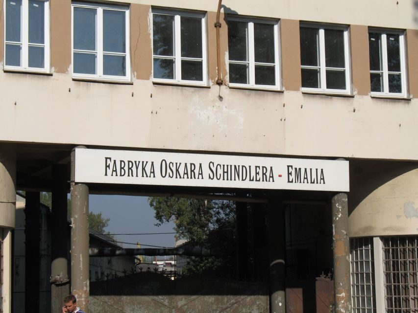 Schindlers Factory + Ghetto in Krakow and Wieliczka Tour - Exploring the Former Jewish Ghetto