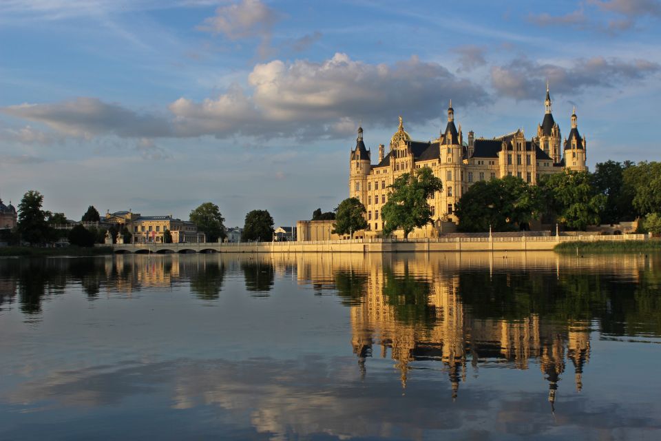 Schwerin: City Highlights Guided Tour - Key Landmarks