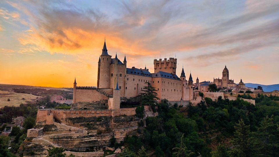 Segovia: Private City Walking Tour With Alcázar of Segovia - Alcázar of Segovia