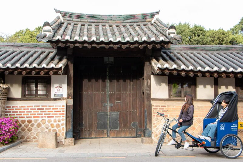 Seoul: Bukchon Hanok Village Pedicab Tour - Tour Experience