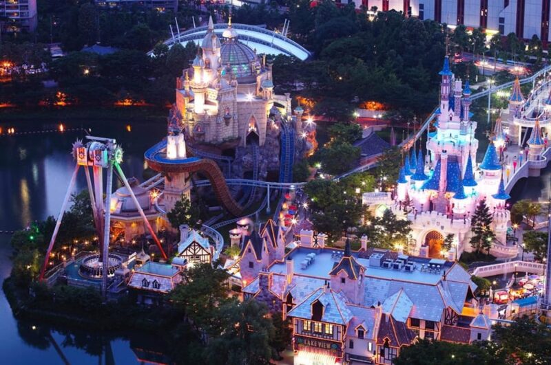 Seoul: Lotte World Ticket With Private Transfer - Theme Park Experience