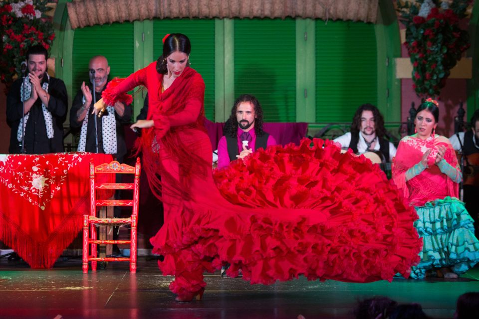 Seville: 3-Hour Flamenco Show and Bus Tour at Night - Sightseeing Bus Tour