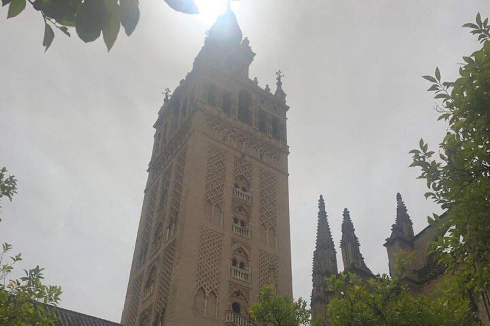 Seville : Jewish Quarter & Santa Cruz Walking Tour - Itinerary Highlights