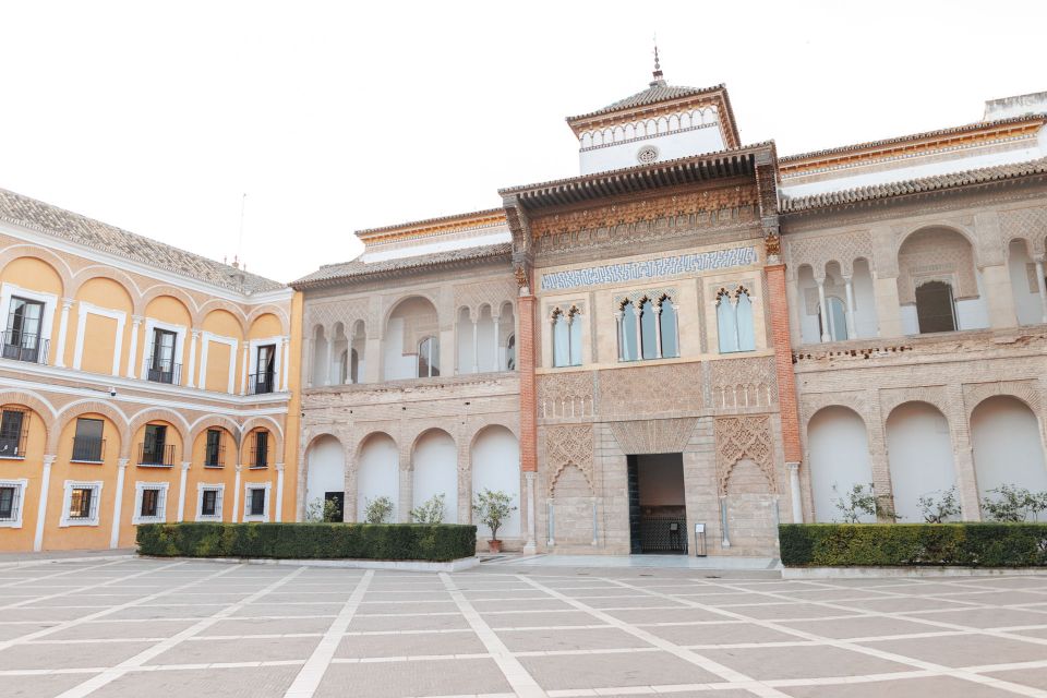 Seville: VIP Early Bird Guided Tour of The Alcazar - Experience Highlights