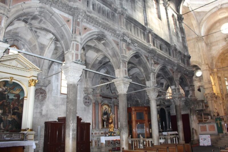 ŠIbenik Walking Tour in One Hour! - Guided Experience