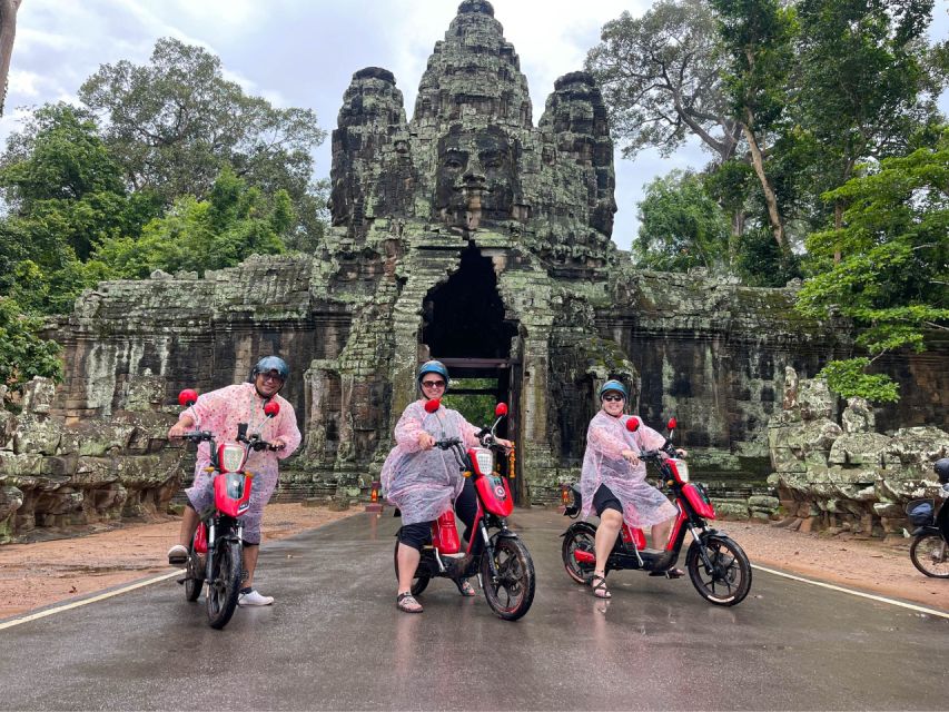 Siem Reap: Angkor Wat Sunrise E-bike Small Group Tour - Local Breakfast Experience