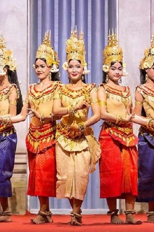 Siem Reap: Apsara Dance Show, Buffet Dinner, & Hotel Pickup - Dining Experience