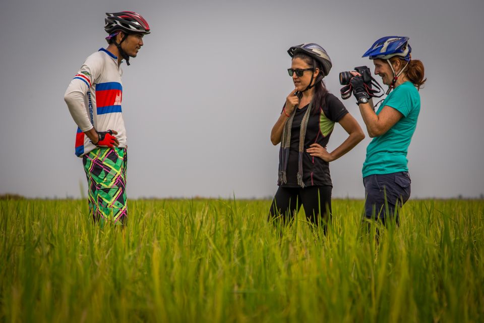 Siem Reap Countryside E-Bike Guided Tour With Village Life - Unique Cultural Experiences