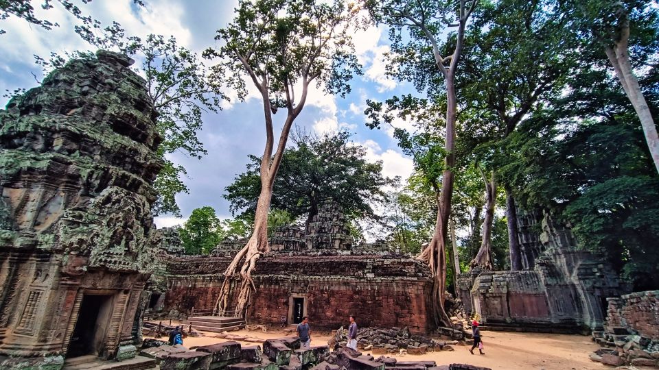 Siem Reap : Premium Angkor Wat Tour - Cultural Insights and Experiences