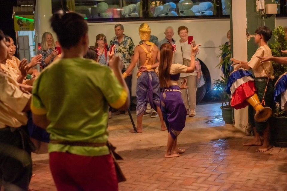 Siem Reap: Restaurant Meal With Apsara Dance Performance - Traditional Khmer Music