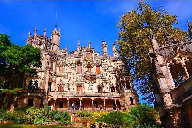 Small Group Tour Through the Romantic Sintra & Amazing Cabo Da Roca & Cascais - Tour Experience