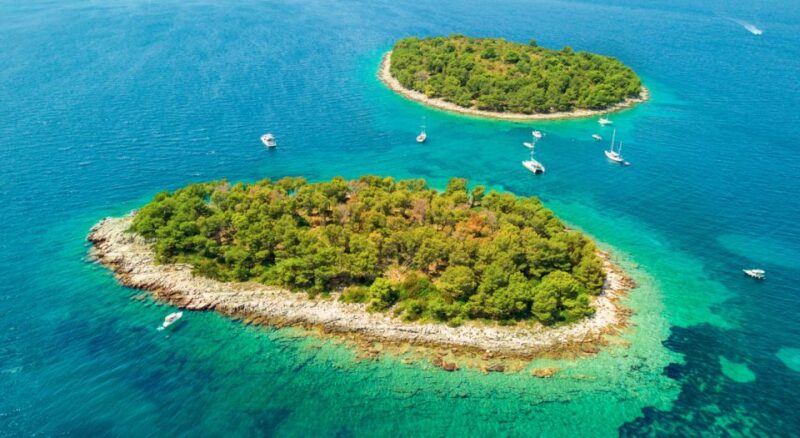 Split/Trogir: Blue Lagoon and 3 Islands Speedboat Tour - Tour Experience