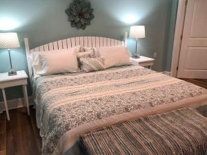 Stamford Gables Bed and Breakfast - Amenities and Services