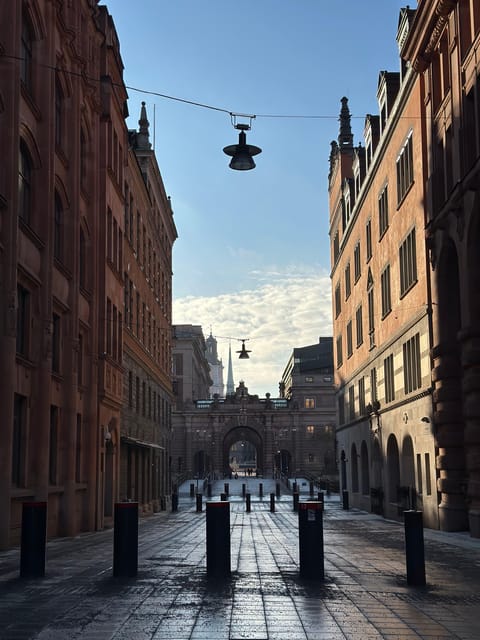 Stockholm: 2-Hour Walking & 1-Hour Canal Boat Tour - Walking Tour Details