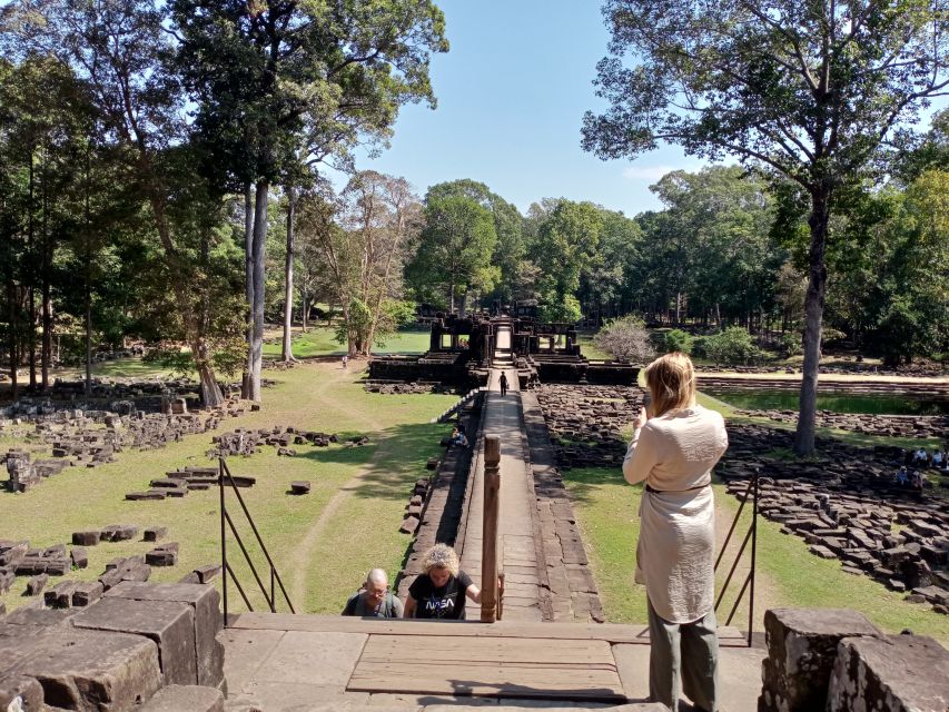 Sun Rise Small Group Day Tour to Temples of Angkor - Key Temples and Historical Significance