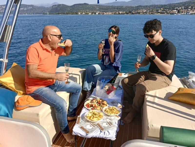 SUNSET BOAT TOUR GARDA LAKE - Meeting Point and Directions