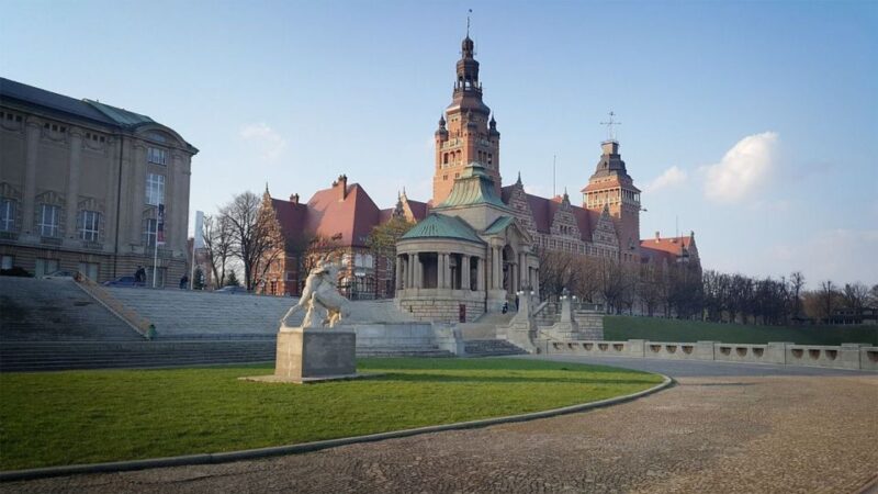 Szczecin: Medieval Old Town Private Walking Tour - Detailed Itinerary