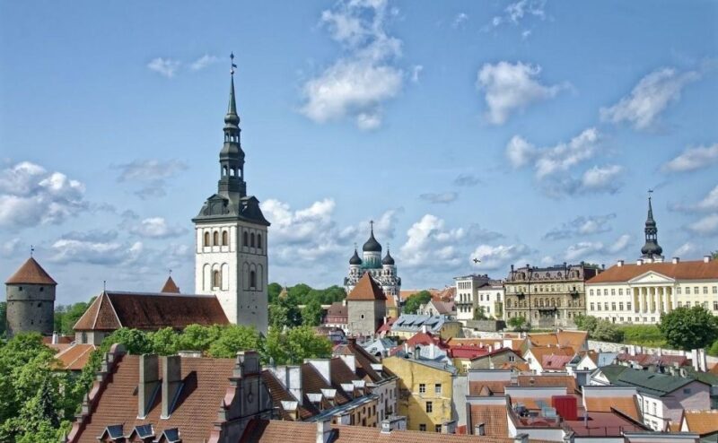 Tallinn: Private Walking Tour - Historical Insights of Tallinn