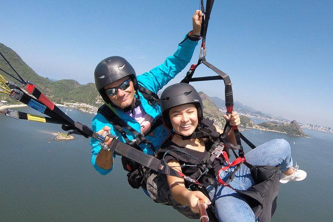 Tandem Paragliding Flight in Niterói - Meeting Point and Logistics