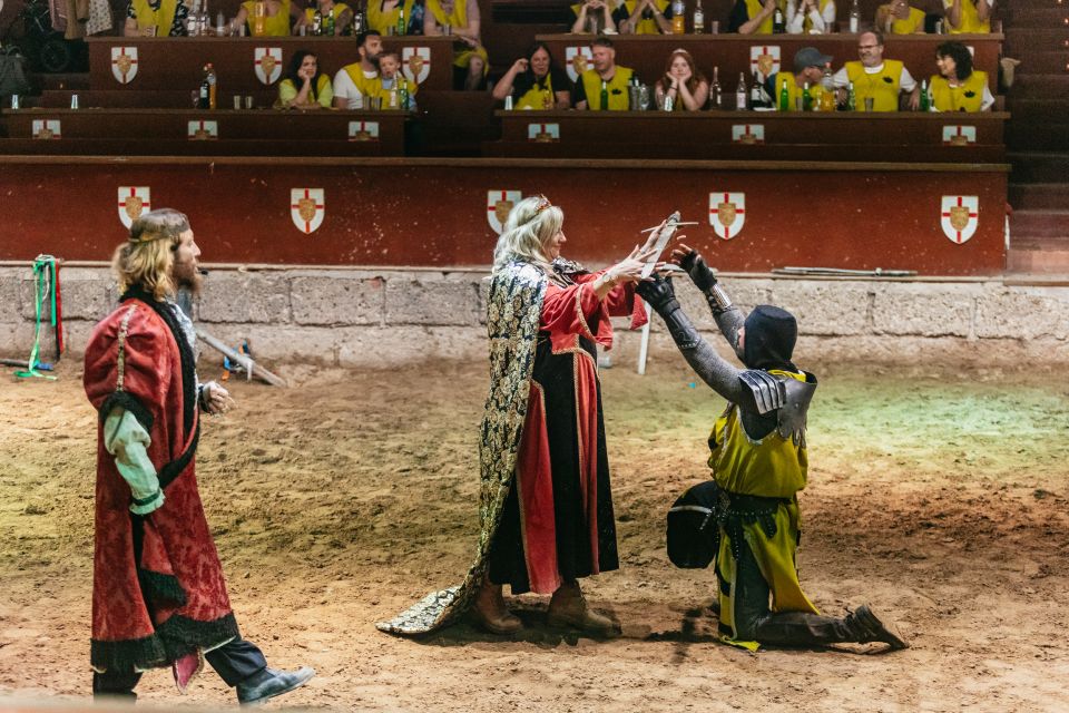 Tenerife: San Miguel Castle Medieval Show With Dinner - Dining Experience