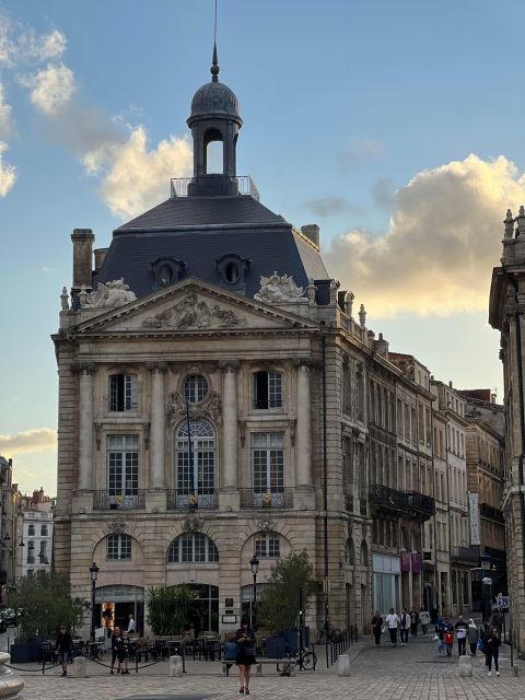 The Essential in Bordeaux, Private Tour With a Local - Local Experience