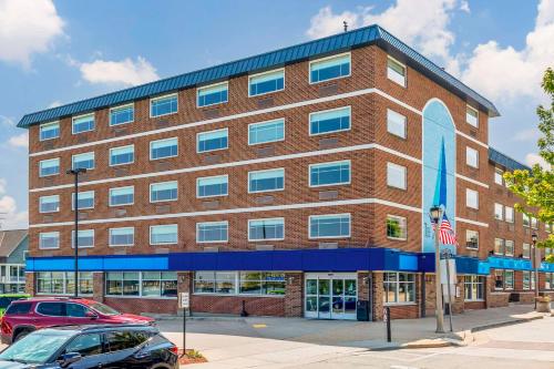 The Harborview, Ascend Hotel Collection Review