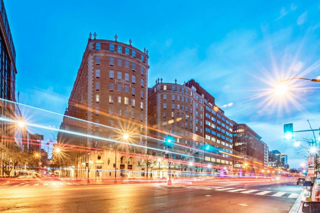 The Mayflower Hotel, Autograph Collection - Dining Options and Cuisine