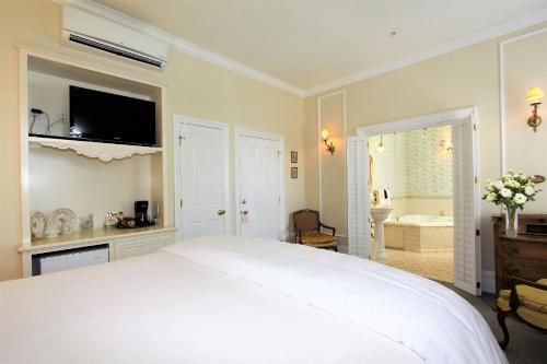 The Napa Inn - Amenities and Services