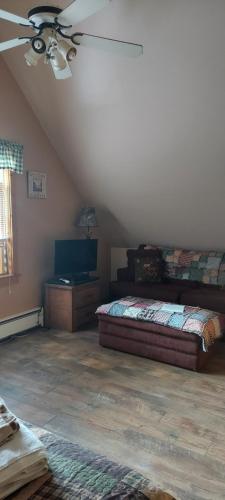 The Old Tioga Inn Bed and Breakfast - Available Amenities