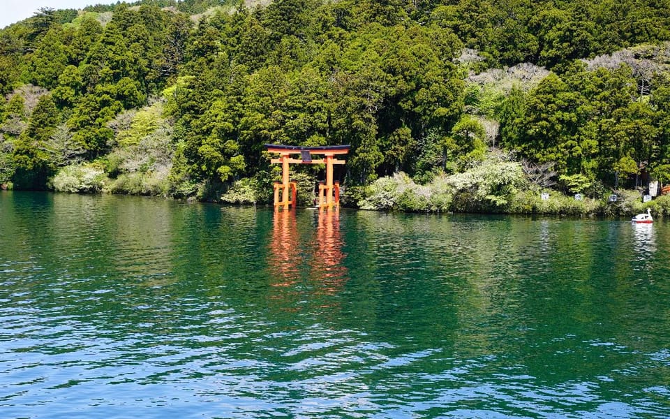 Tokyo: Mount Fuji Lake Ashi Cruise One Day Tour - Visit to Hakone Shrine