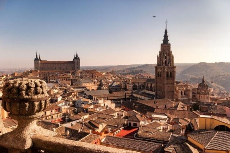 Toledo : Private Walking Tour With a Pro Guide - Tour Features