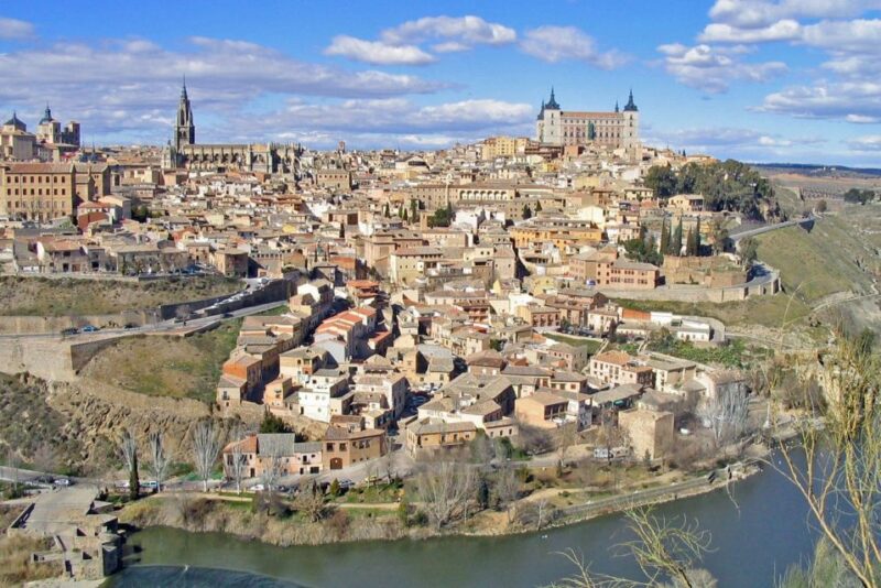 Toledo: Private Walking Tour With Toledo Cathedral Entry - Guided Experience