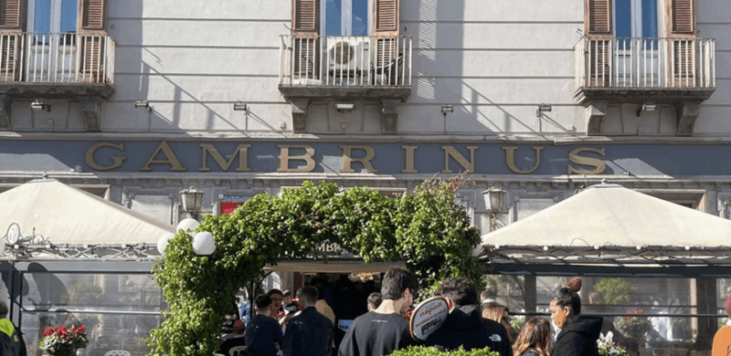 Toledo Walking Tour: the History of the Neapolitan Struscio - Guided Experience