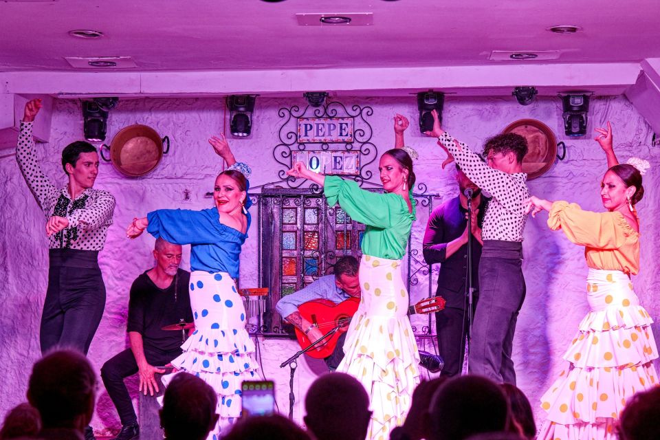 Torremolinos: Flamenco Show With Drinks - Intimate Atmosphere