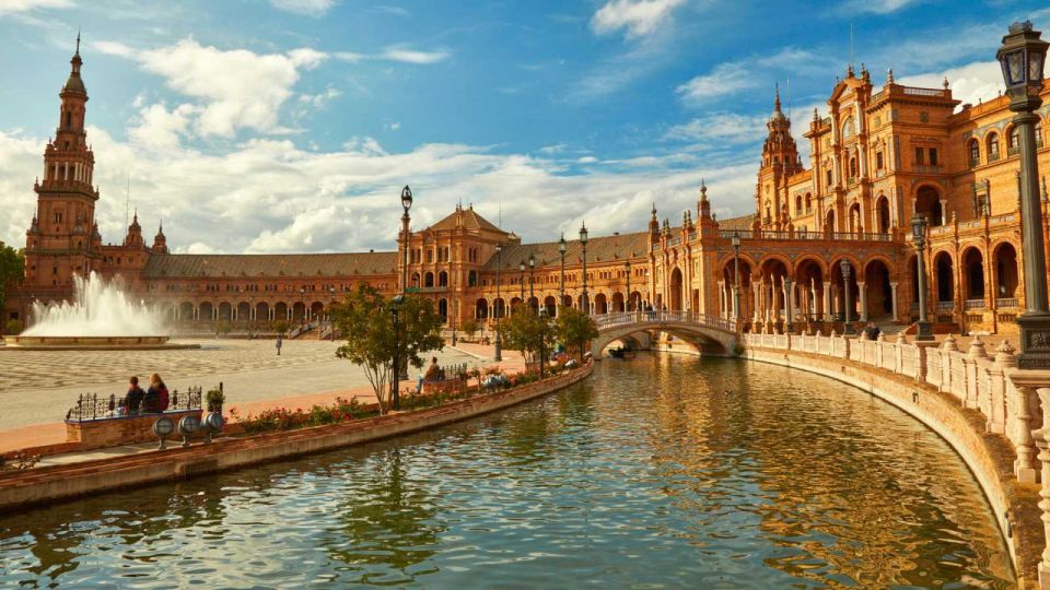 Transfer From Malaga Airport to Sevilla - Driver and Experience