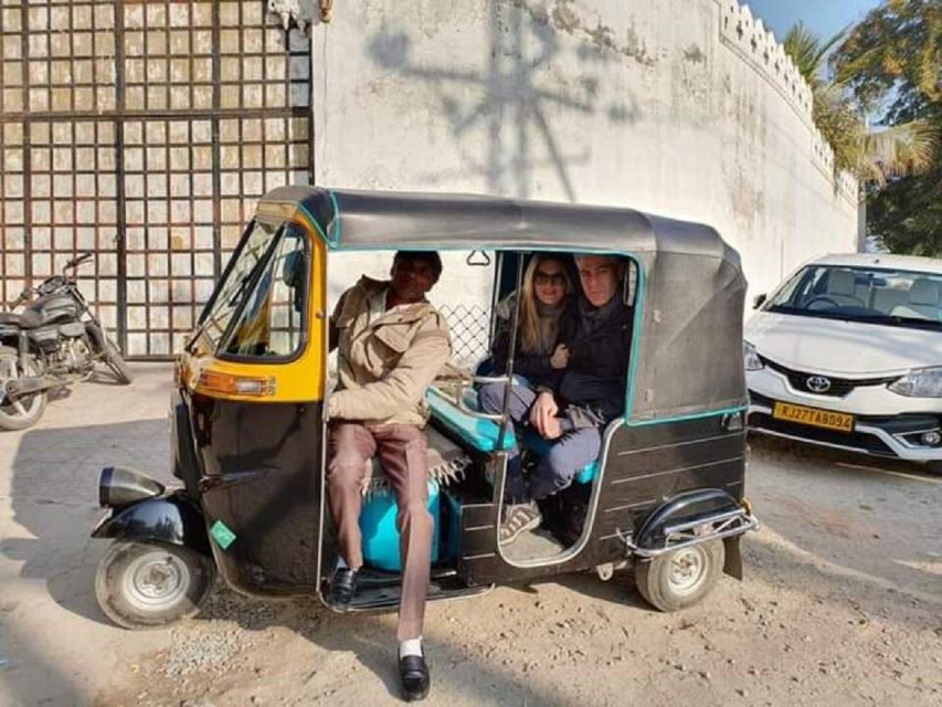 Udaipur Private Sightseeing Tour With Guide - Vintage Car Collection