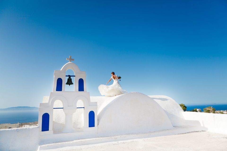 Unique Wedding Photos in Oia Village - Photoshoot Experience