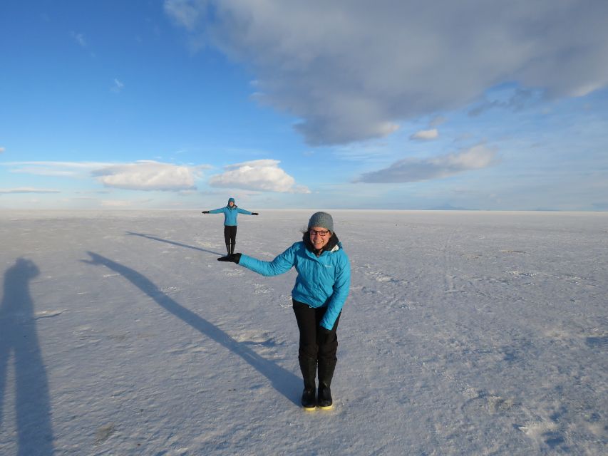 Uyuni: Uyuni Salt Flats With Sunset and Wine Tasting - Unique Sunset Experience