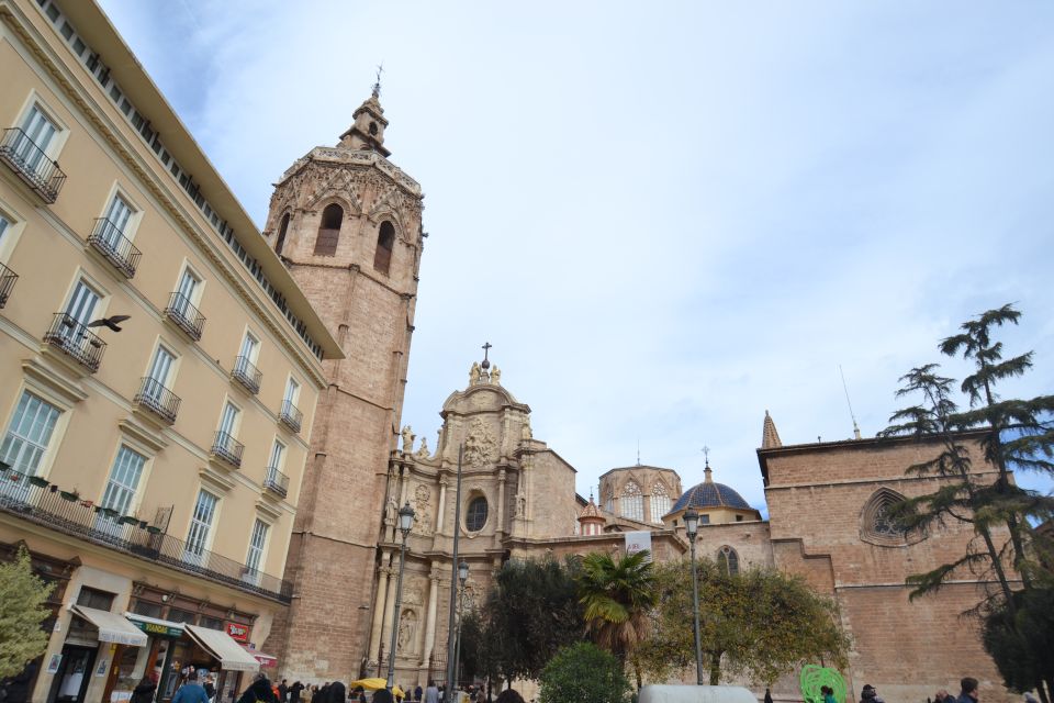 Valencia: Cathedral, St Nicholas, and Lonja De La Seda Tour - Itinerary Highlights