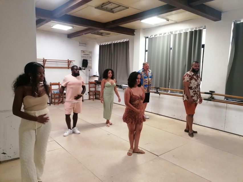 Valencia: Latin Dance & Salsa Class Experience - Instructors and Experience