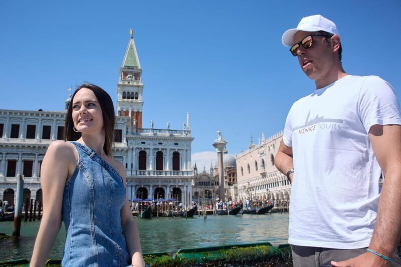 Venice: Boat Tour With Photoshoot Included - Professional Photography Experience