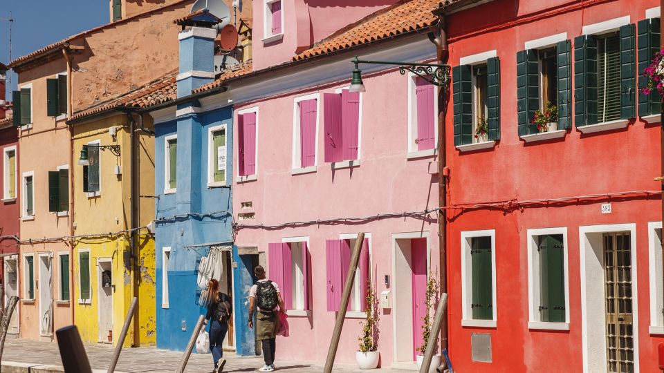 Venice: Murano and Burano Boat Trip With Glass Blowing Show - Exploring Murano Island