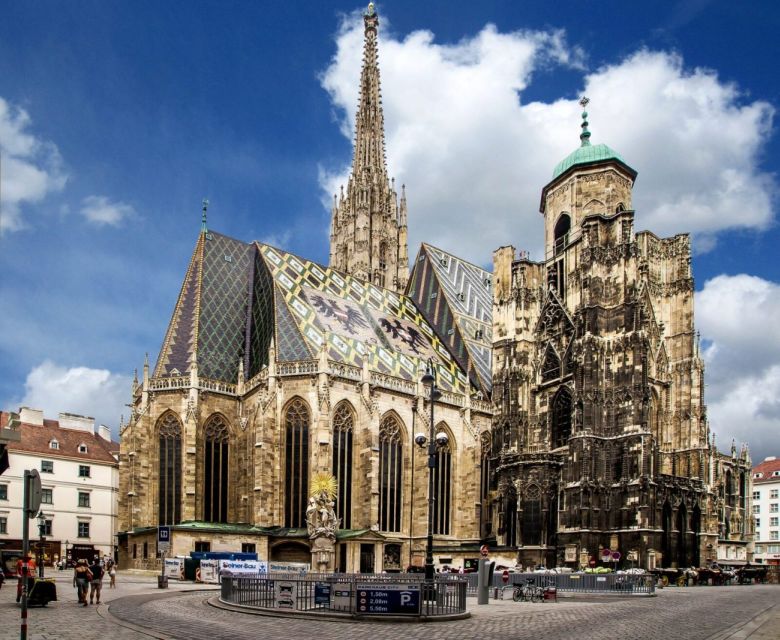 Vienna: Customizable Private Bike Tour - Language Options