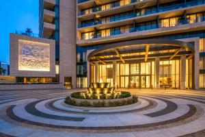 Waldorf Astoria Beverly Hills - Hotel Overview and Location