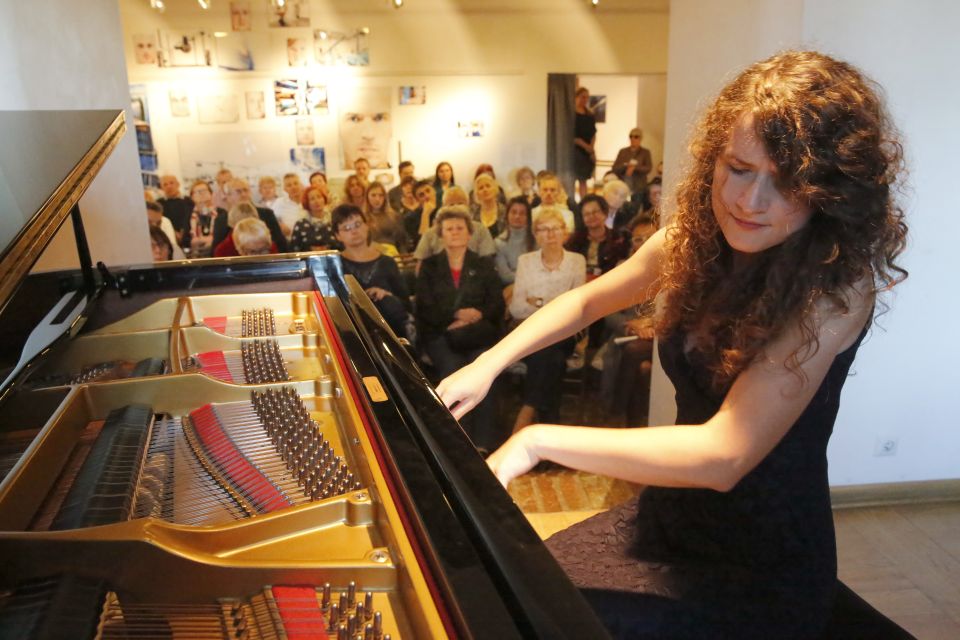 Warsaw: Chopin Concert in the Old Town - Experience Highlights