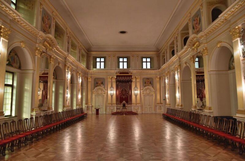 Warsaw: Skip-the-Line Royal Castle Guided Tour - Experience Highlights